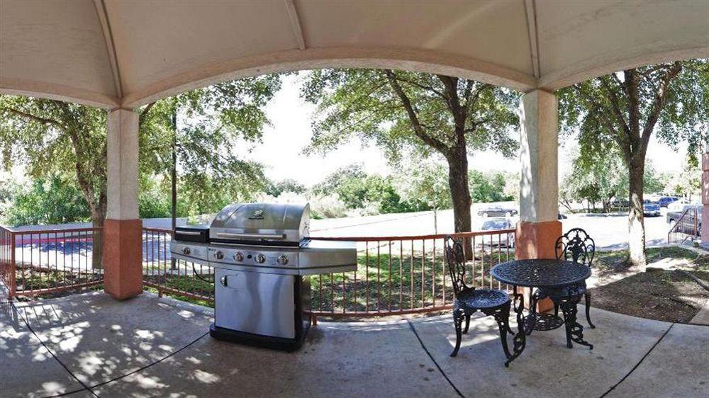 Sonesta Simply Suites Austin The Domain Area Exterior photo
